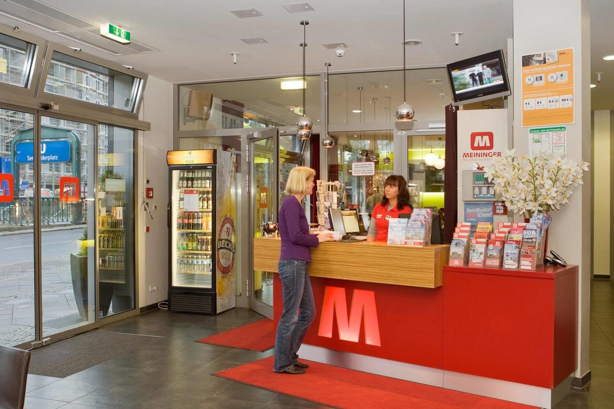 Meininger Hotel Berlin Alexanderplatz Exterior foto