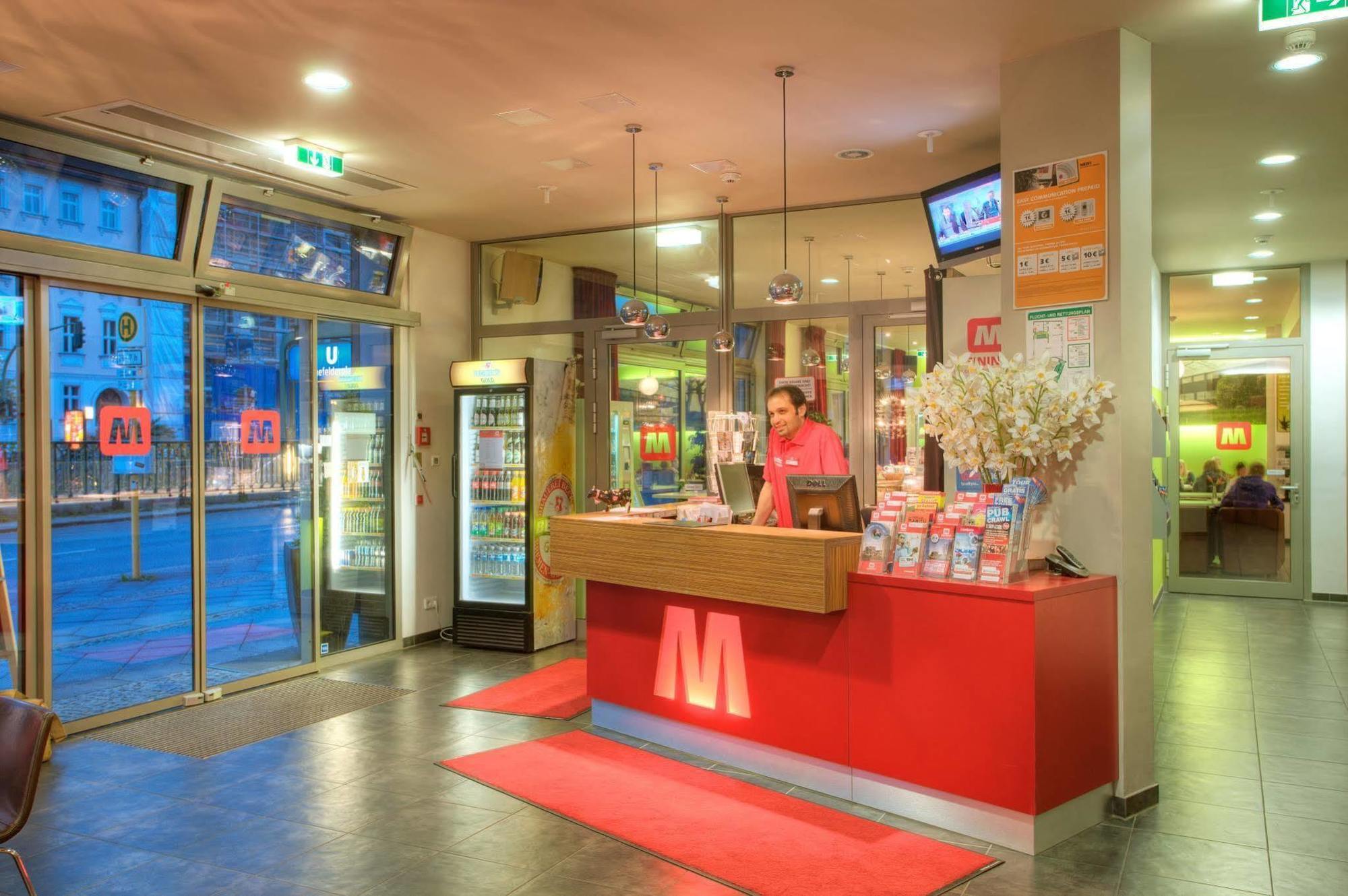 Meininger Hotel Berlin Alexanderplatz Exterior foto